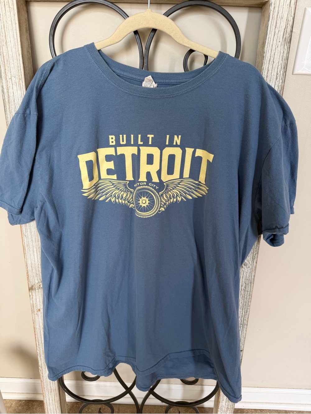 Detroit Motor City Built In Detroit Graphic T Shirt Blue Gold 2XL Automotive